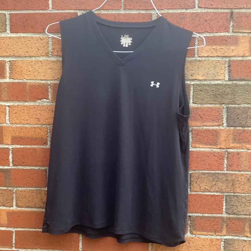Black v neck tank